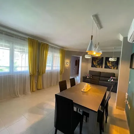 Sunny Island D1, Cristianos Prázdninový dům *