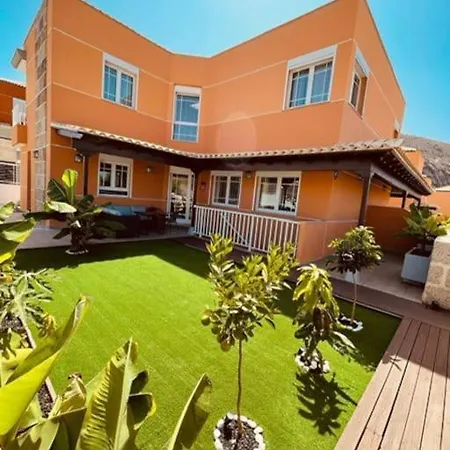Sunny Island D1, Cristianos Prázdninový dům *