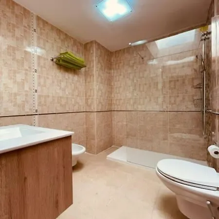 Sunny Island D1, Cristianos