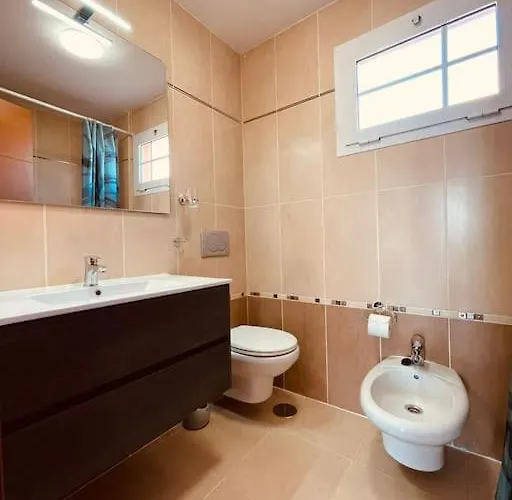 Sunny Island D1, Cristianos *