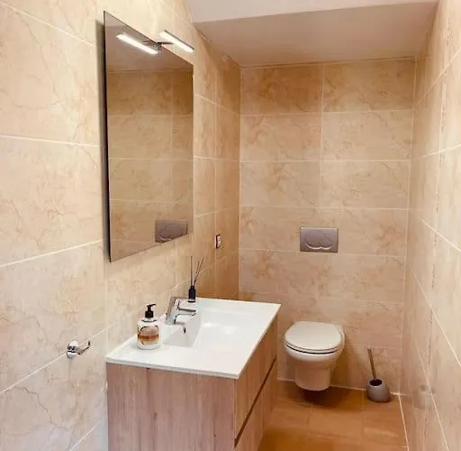 Sunny Island D1, Cristianos *