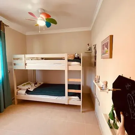 Sunny Island D1, Cristianos Chayofa