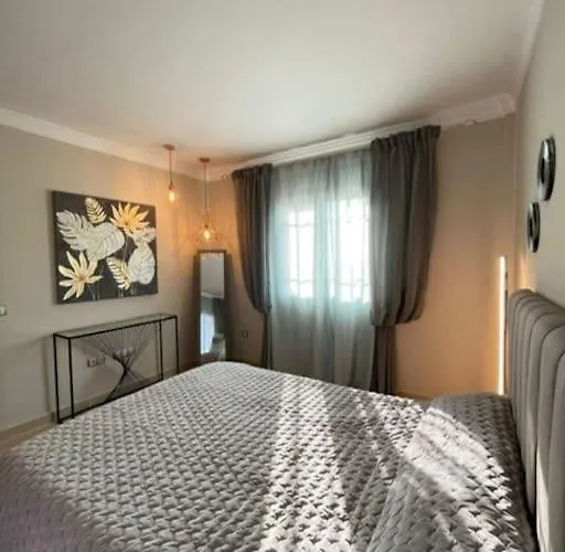 Sunny Island D1, Cristianos Chayofa